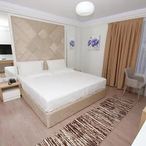  Hotel Eljos Albánie